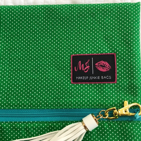 NEW Makeup Junkie Bag Large Green White Polkadot - Picture 2 of 7